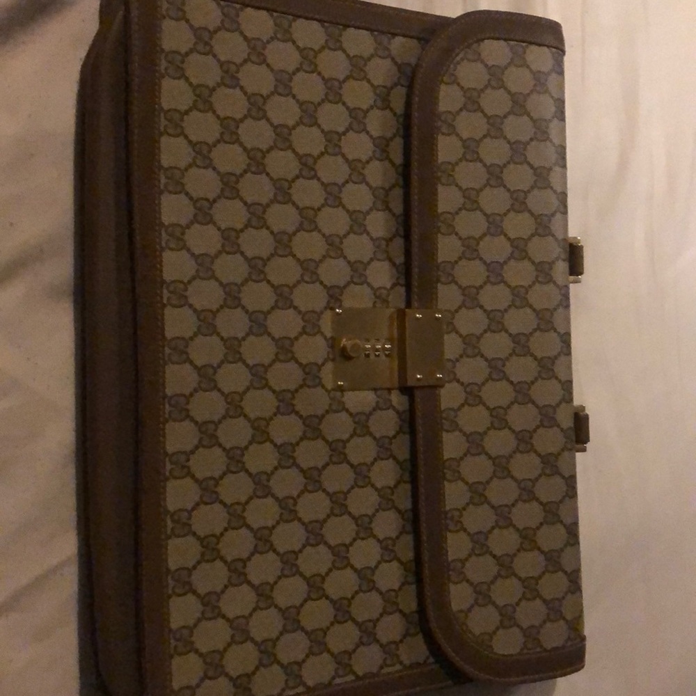 Gucci briefcase in great contrition